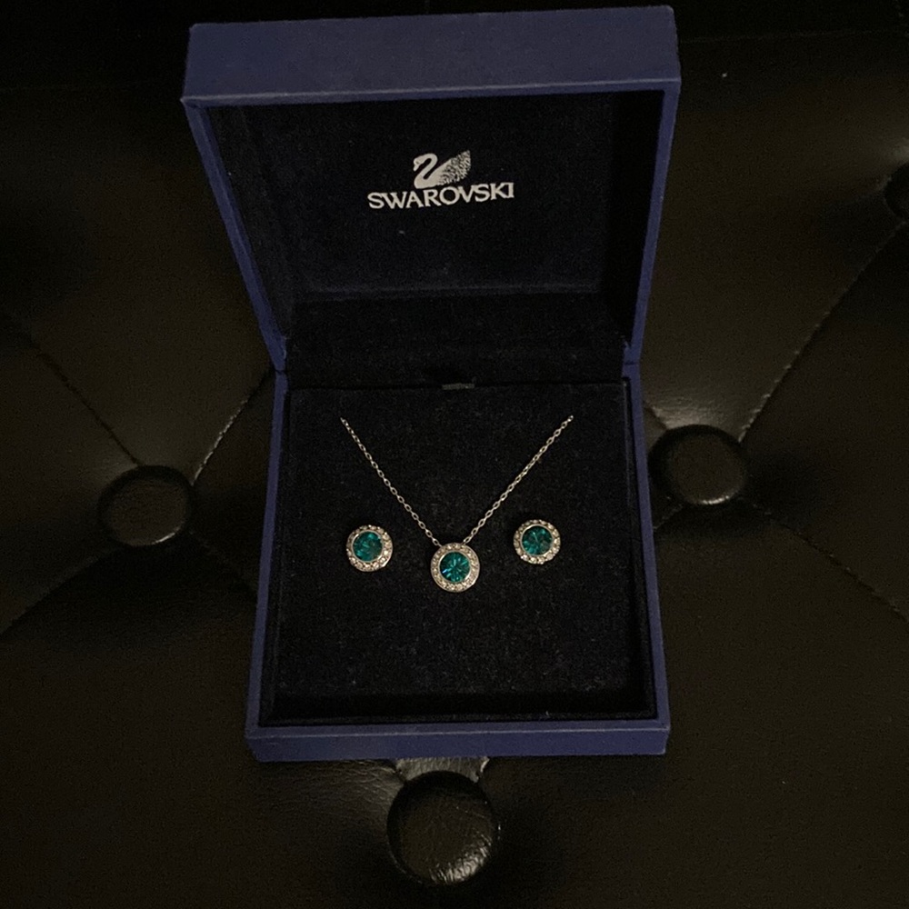 Swarovski Green Pendant and earrings